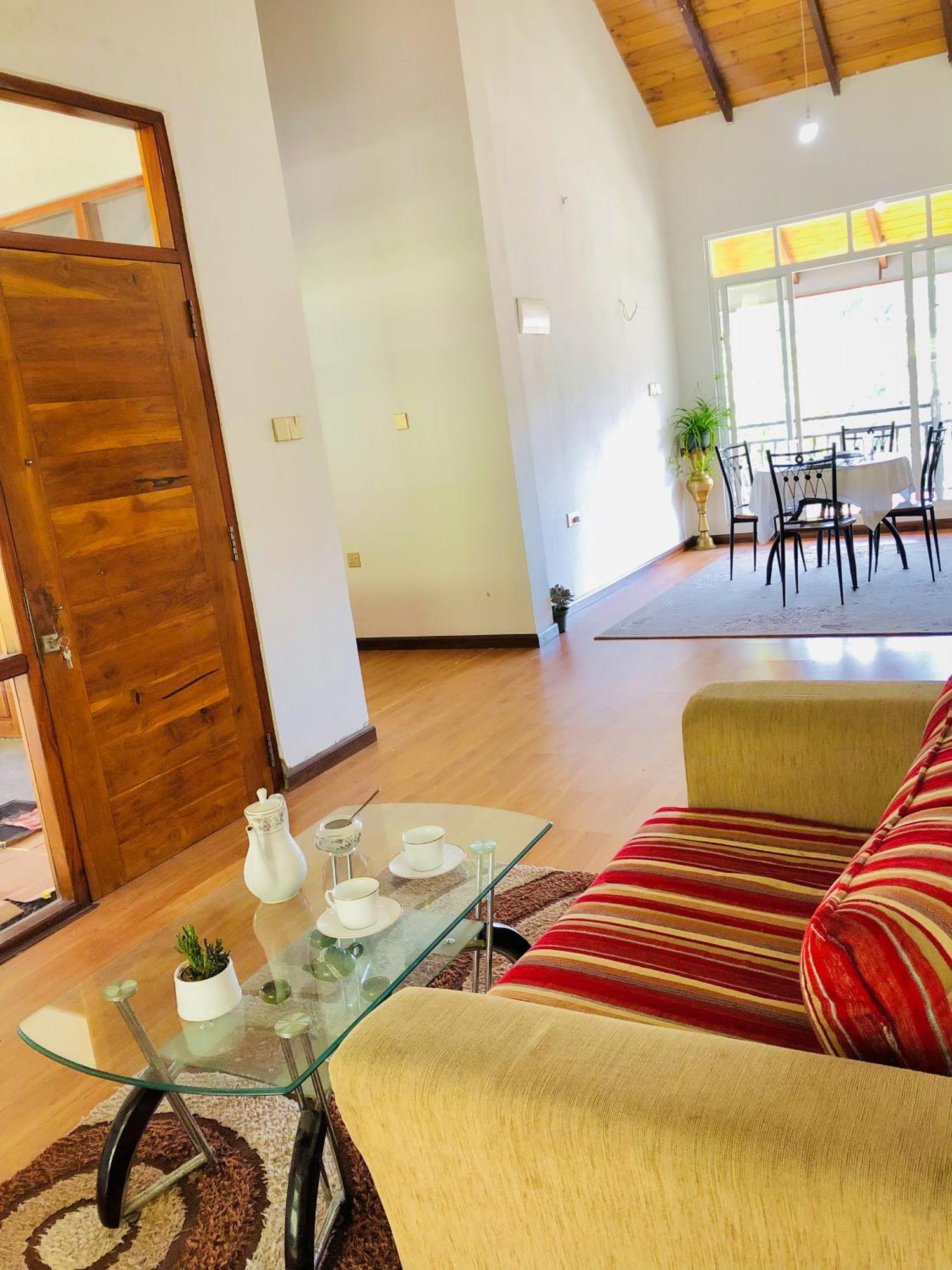 Star Holiday Home นูวาราเอลิยา ภายนอก รูปภาพ