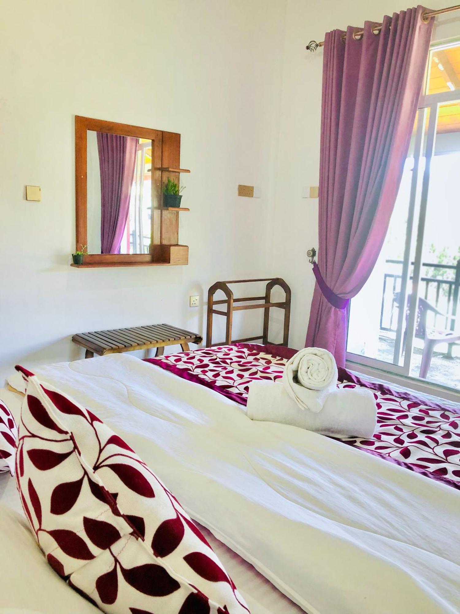 Star Holiday Home นูวาราเอลิยา ภายนอก รูปภาพ