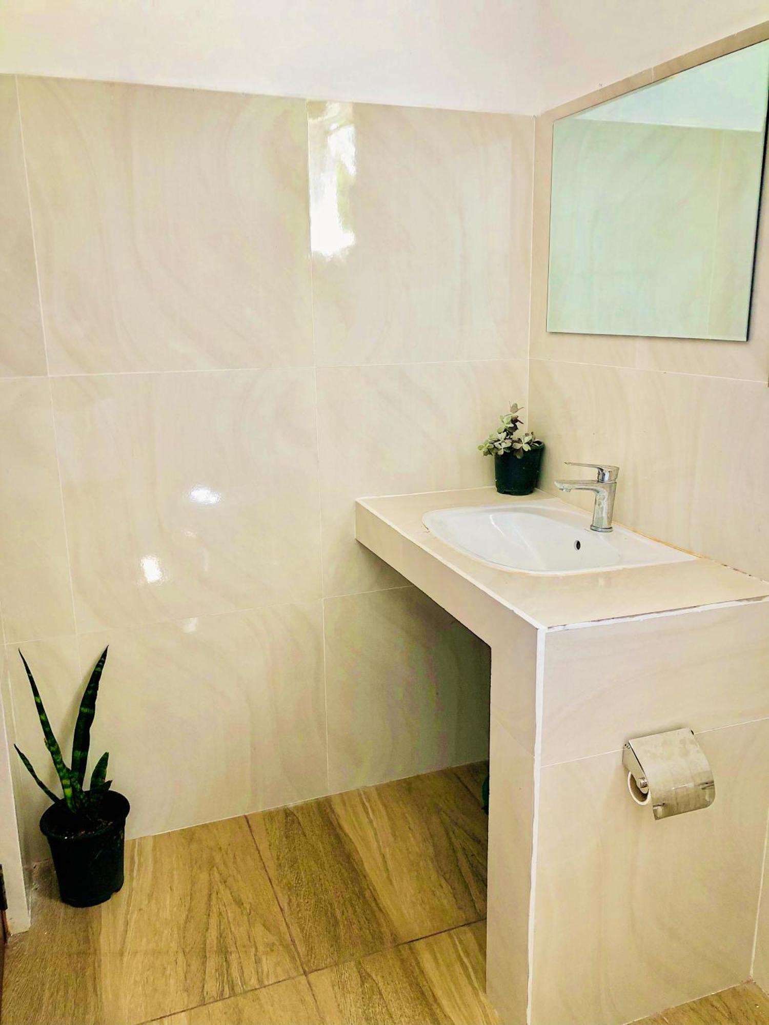 Star Holiday Home นูวาราเอลิยา ภายนอก รูปภาพ