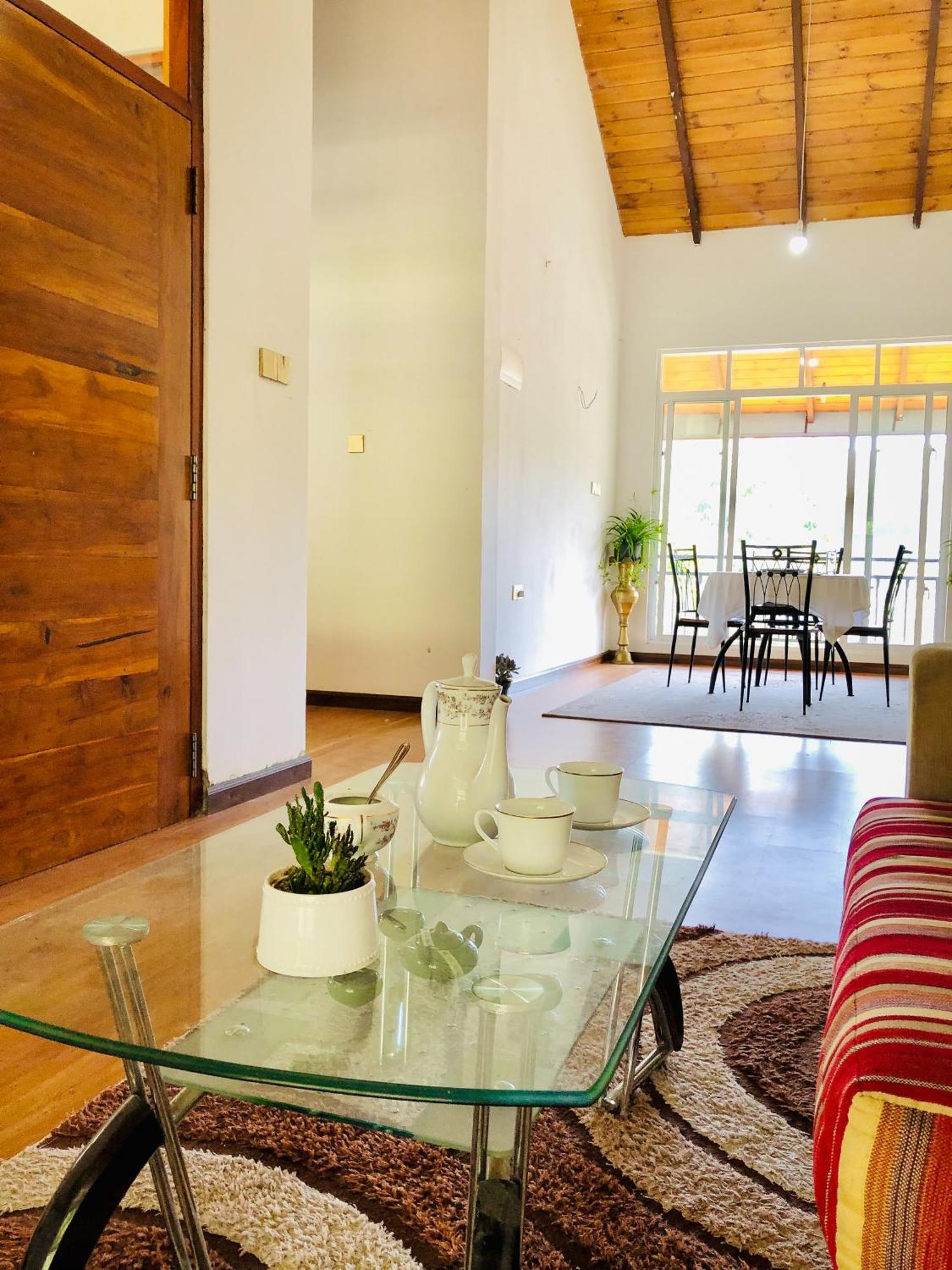 Star Holiday Home นูวาราเอลิยา ภายนอก รูปภาพ
