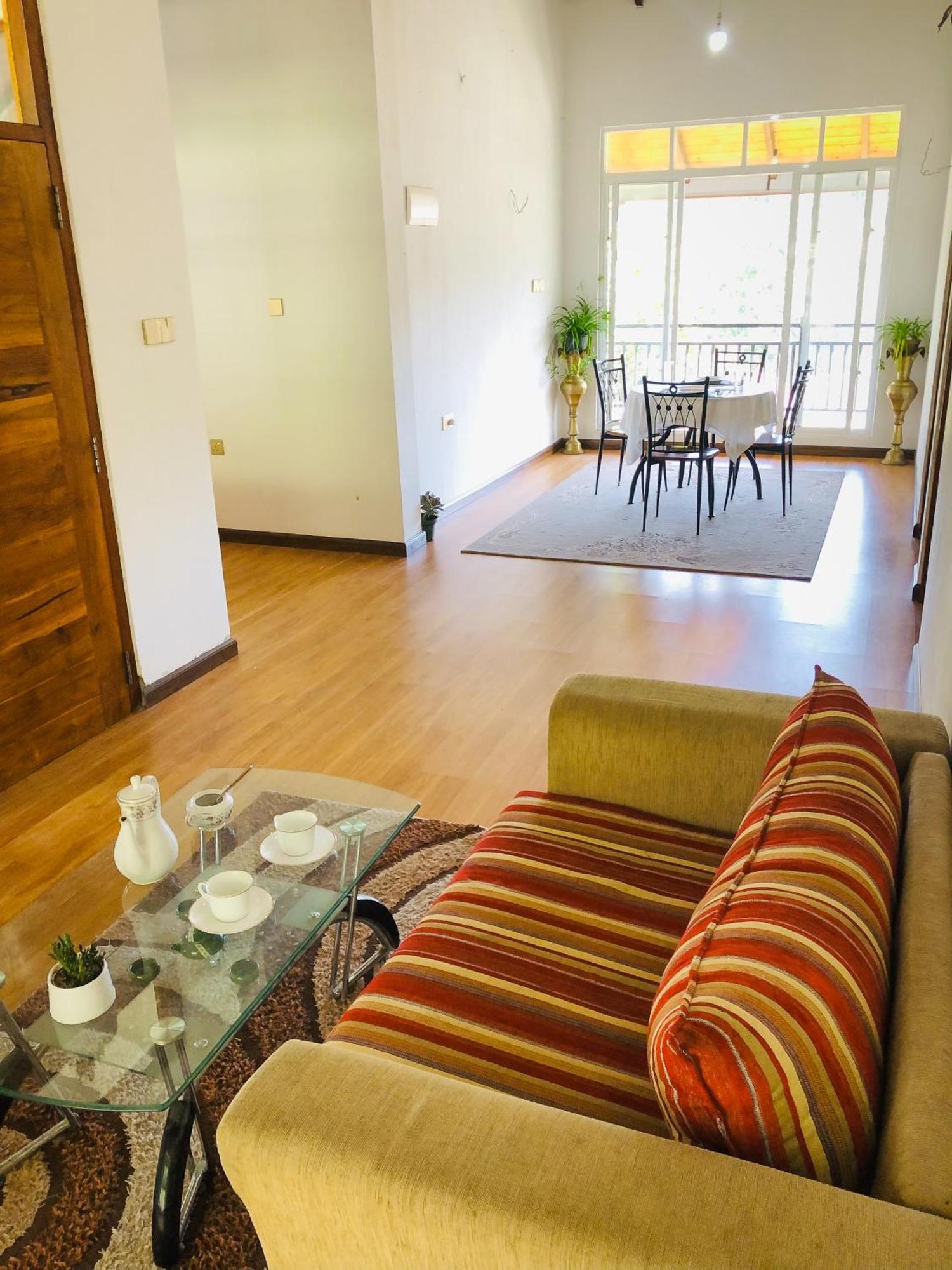 Star Holiday Home นูวาราเอลิยา ภายนอก รูปภาพ