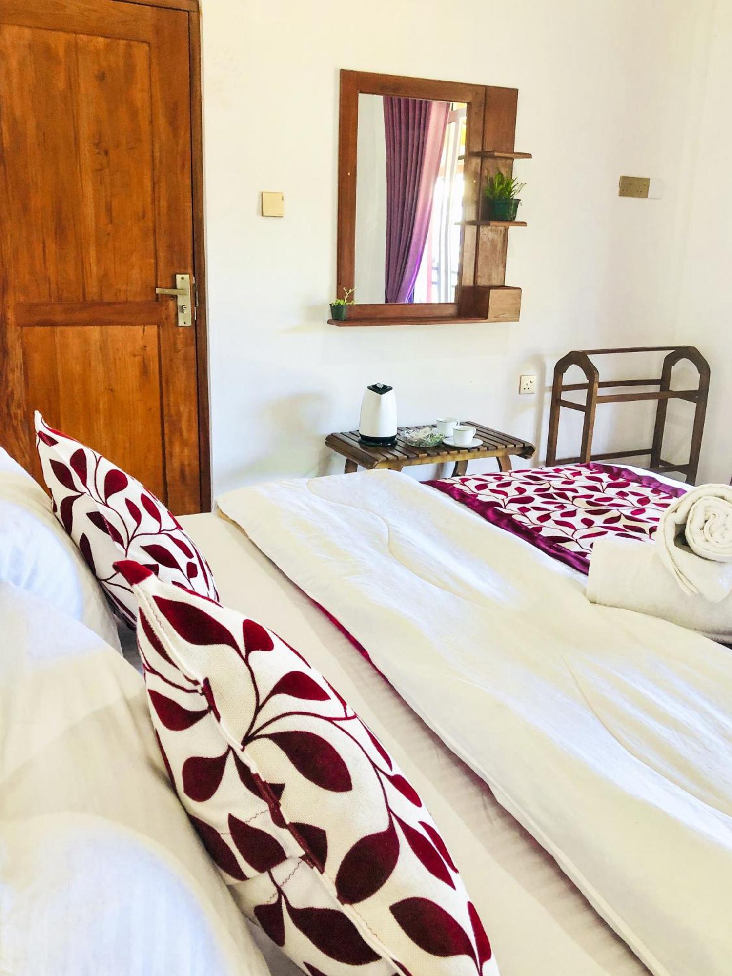 Star Holiday Home นูวาราเอลิยา ภายนอก รูปภาพ