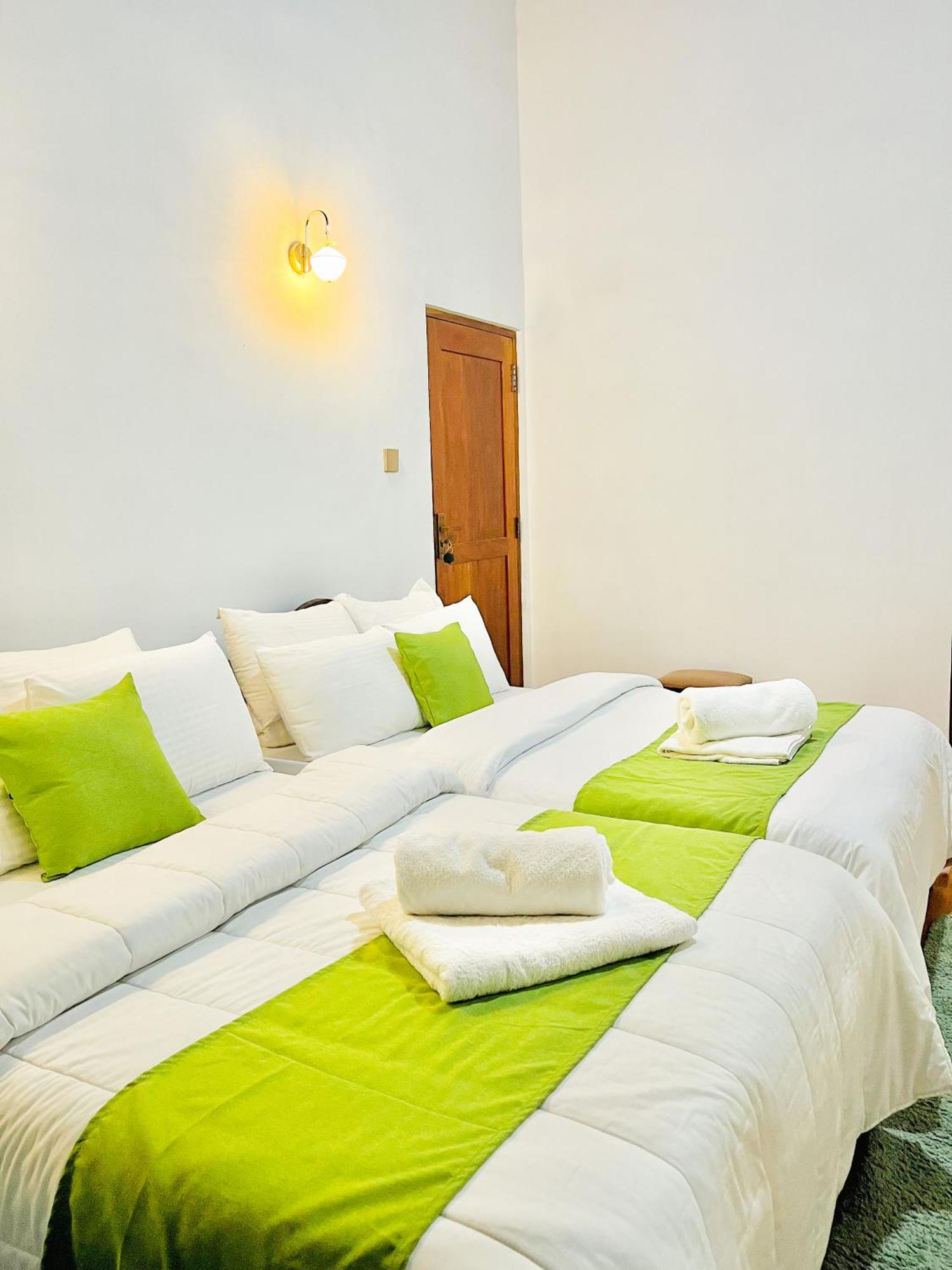 Star Holiday Home นูวาราเอลิยา ภายนอก รูปภาพ